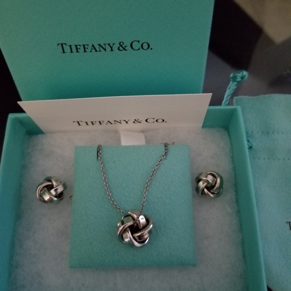 Tiffany's... Knot necklace and earrings